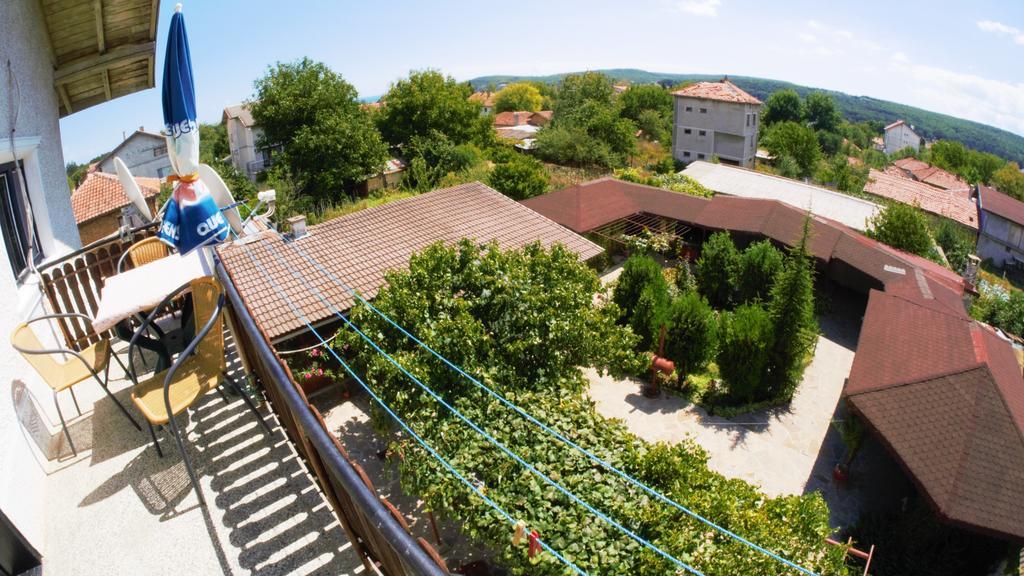 Hotel Atanasovi House à Shkorpilovtsi Extérieur photo