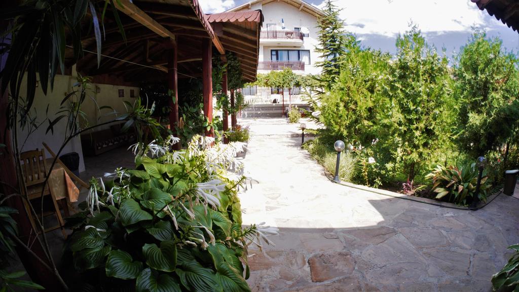 Hotel Atanasovi House à Shkorpilovtsi Extérieur photo
