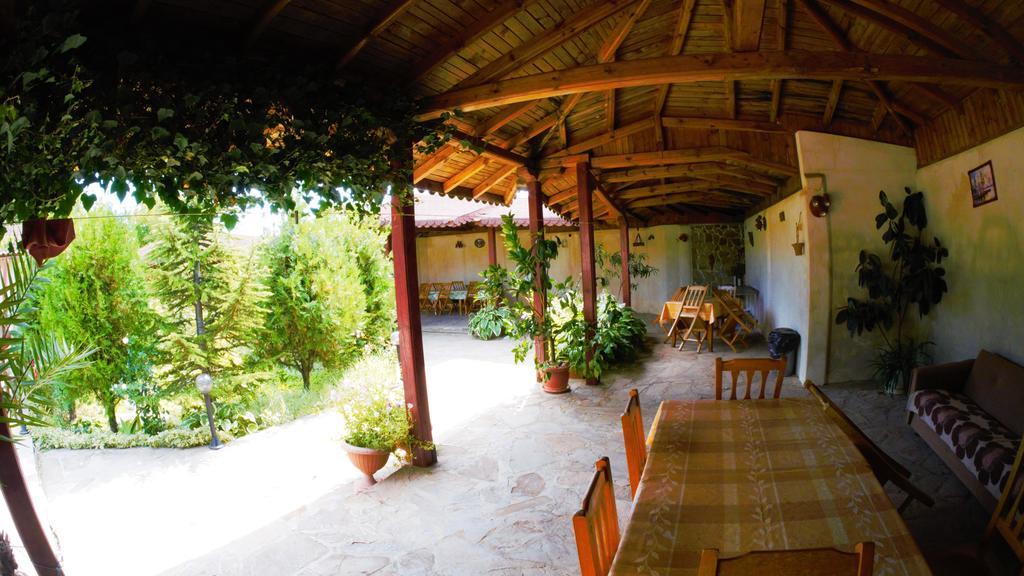 Hotel Atanasovi House à Shkorpilovtsi Extérieur photo