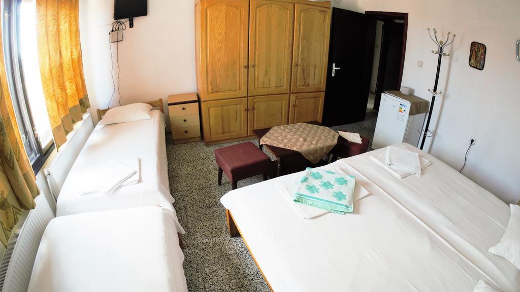 Hotel Atanasovi House à Shkorpilovtsi Extérieur photo