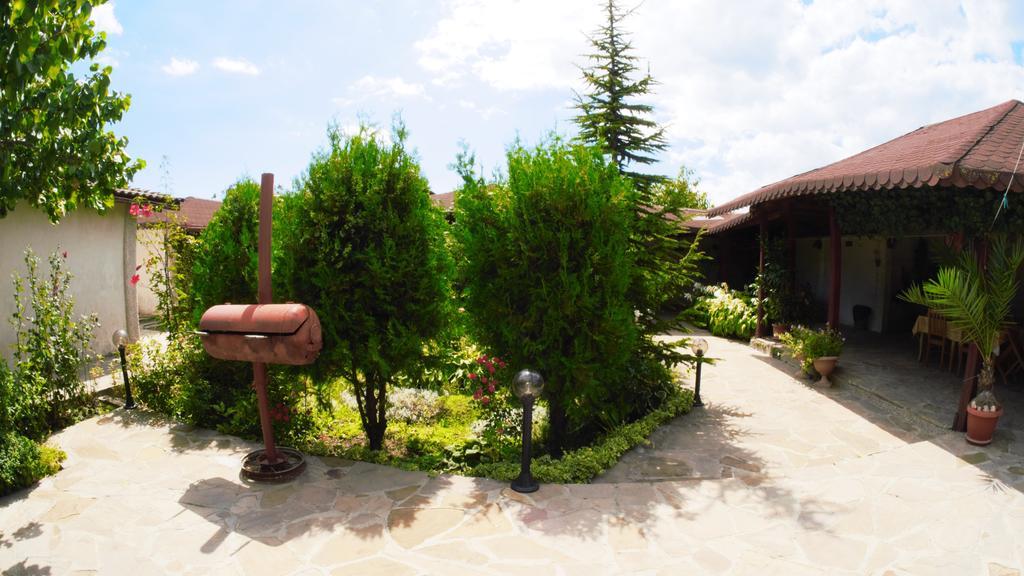 Hotel Atanasovi House à Shkorpilovtsi Extérieur photo
